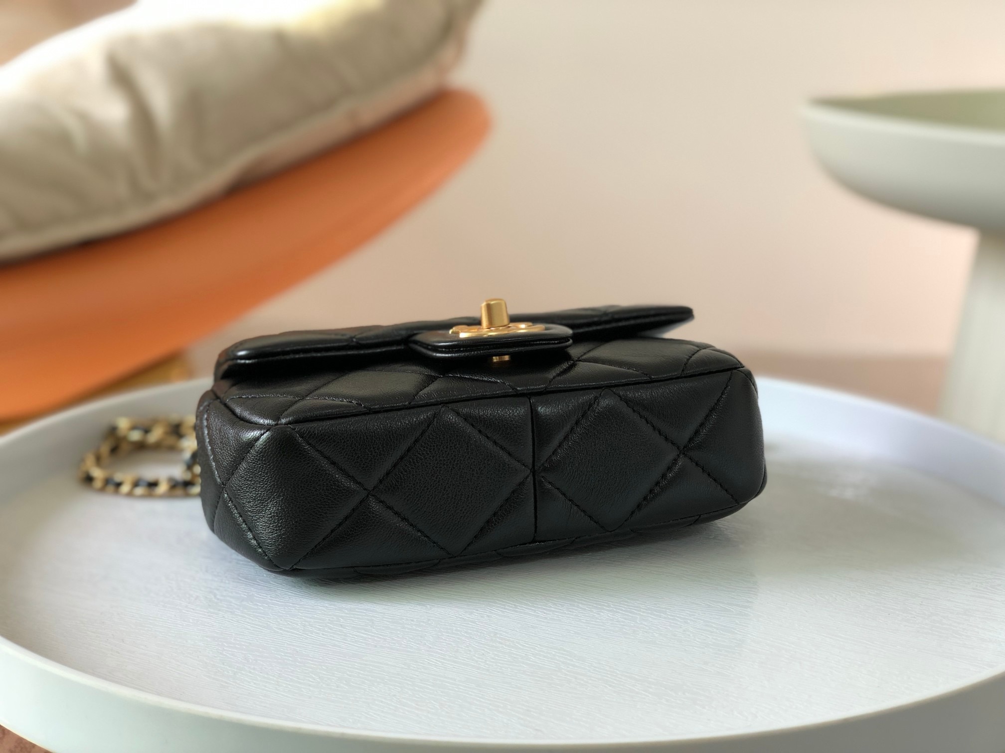 CHANEL Mini Flap Bag Shiny Lambskin, Imitation Pearls & Gold-Tone Metal White-AS4947