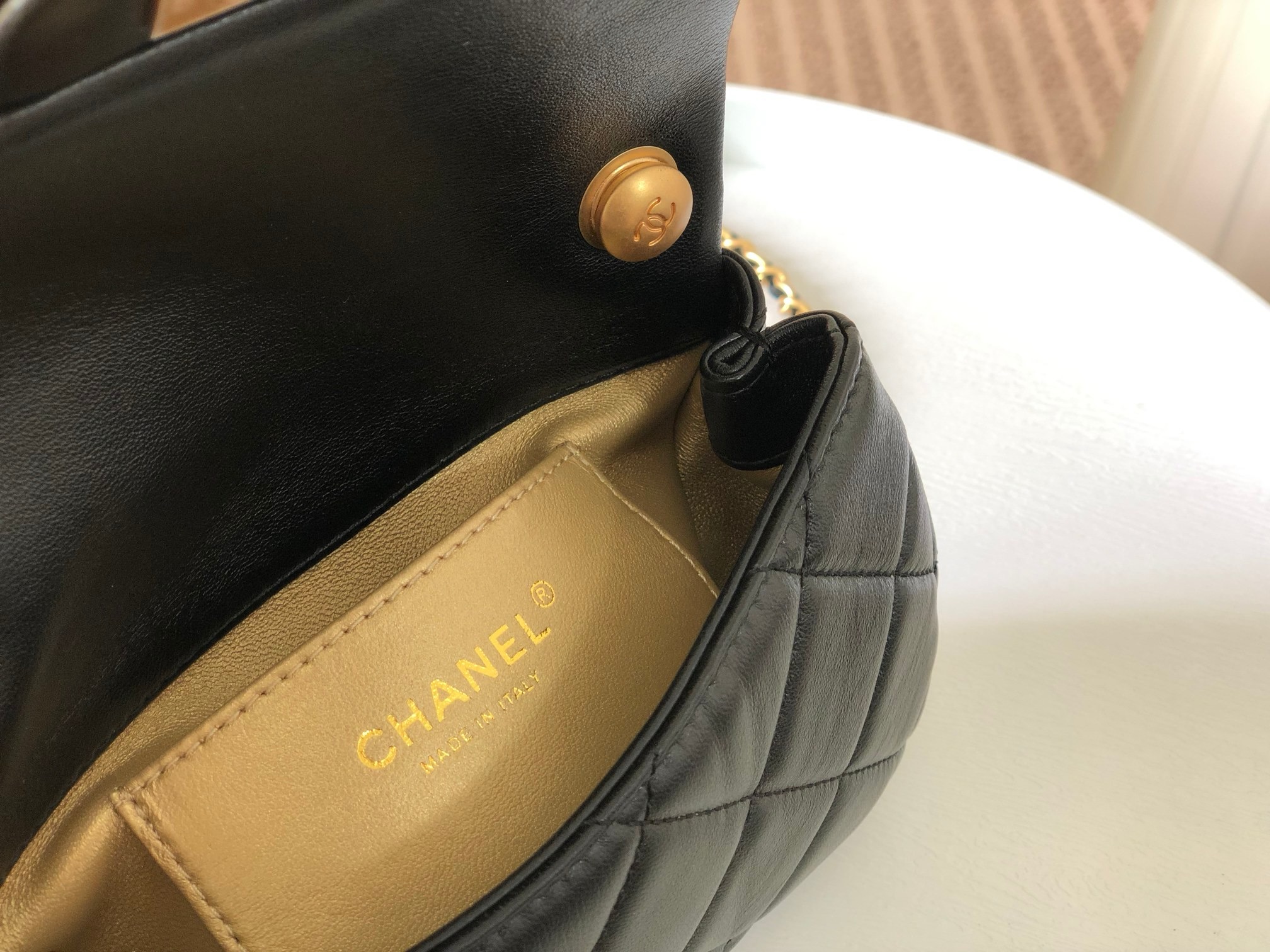 CHANEL Mini Flap Bag Shiny Lambskin, Imitation Pearls & Gold-Tone Metal White-AS4947