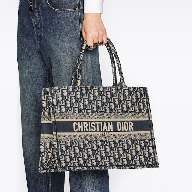 MEDIUM  BOOK TOTE