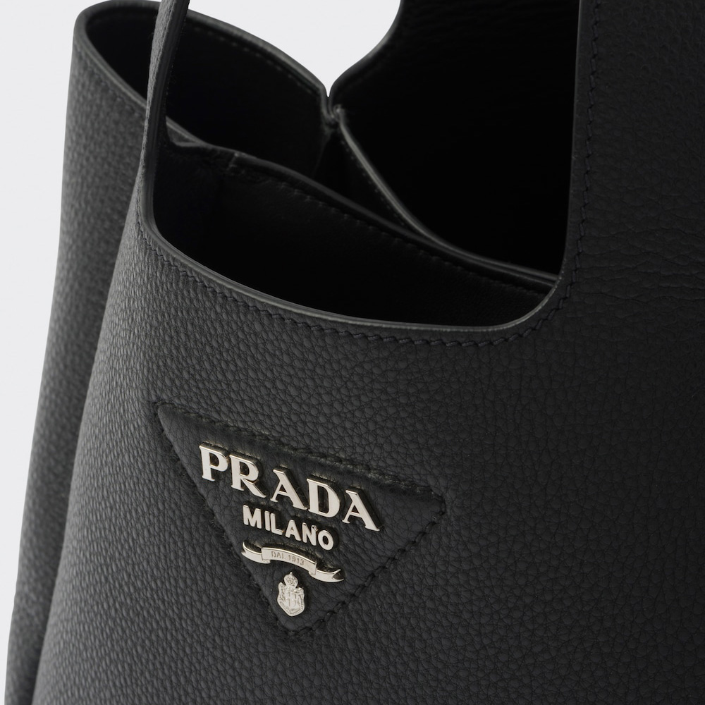 Medium leather tote