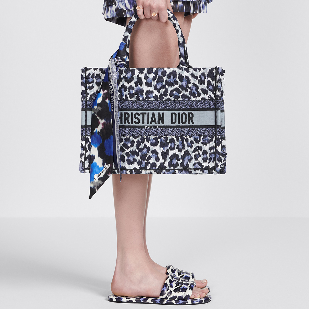 MEDIUM  BOOK TOTE