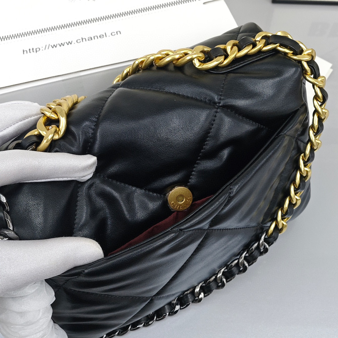 CHANEL 19Bag Medium - sized Women's Flap Bag with Quilted Pattern, Chain Handle, Made of Lambskin Leather. Can be Carried as a Handbag, Shoulder Bag or Crossbody Bag, Black
