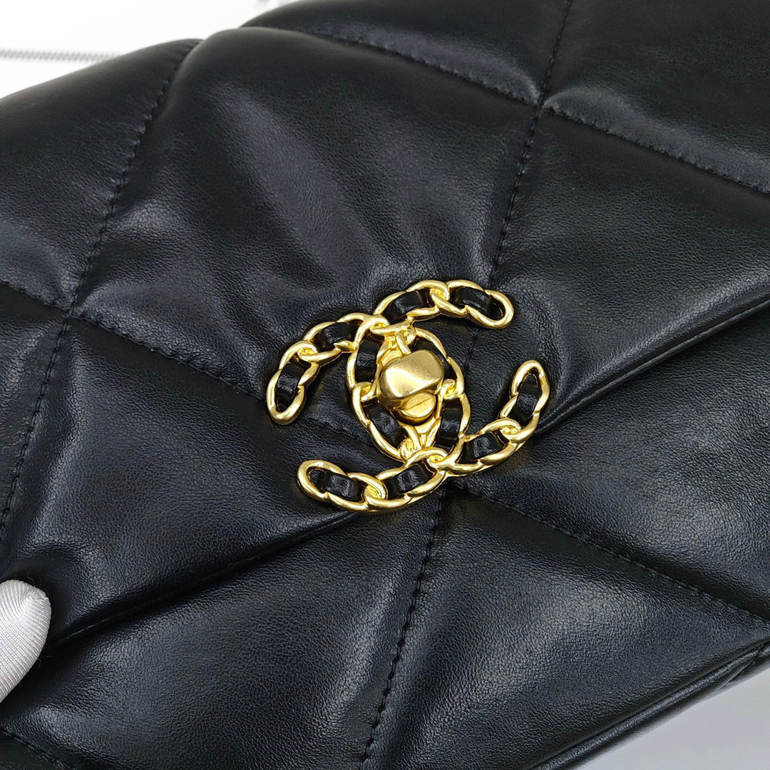CHANEL 19Bag Medium - sized Women's Flap Bag with Quilted Pattern, Chain Handle, Made of Lambskin Leather. Can be Carried as a Handbag, Shoulder Bag or Crossbody Bag, Black