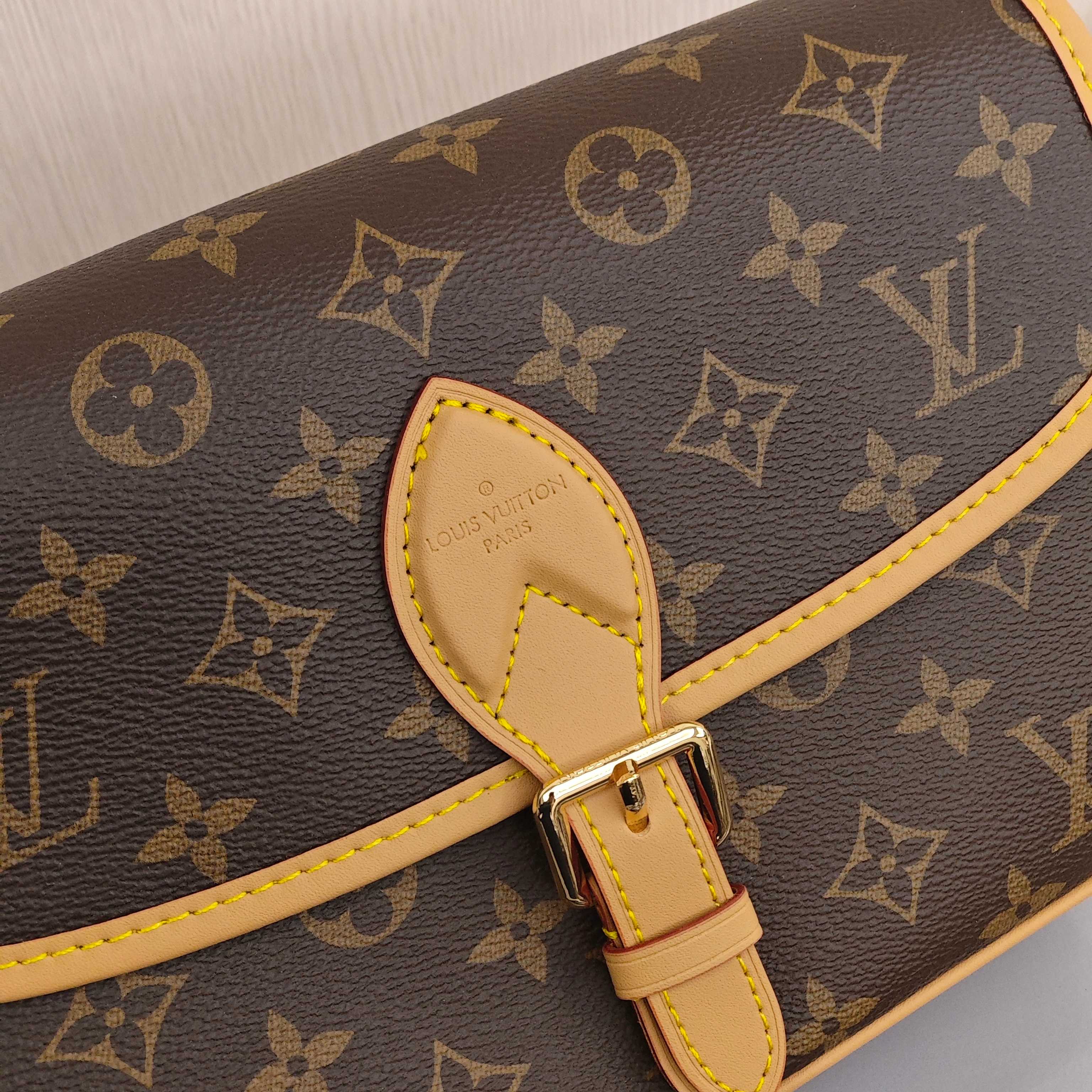 LOUIS VUITTON Diane PM Small - sized Women's Handbag/Shoulder/Crossbody Bag with Monogram Canvas, Brown