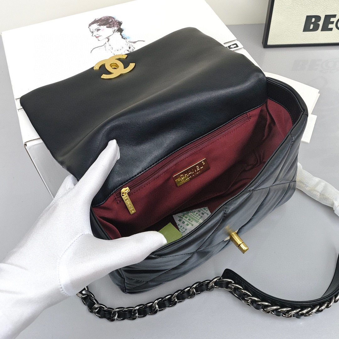 CHANEL 19Bag Medium - sized Women's Flap Bag with Quilted Pattern, Chain Handle, Made of Lambskin Leather. Can be Carried as a Handbag, Shoulder Bag or Crossbody Bag, Black