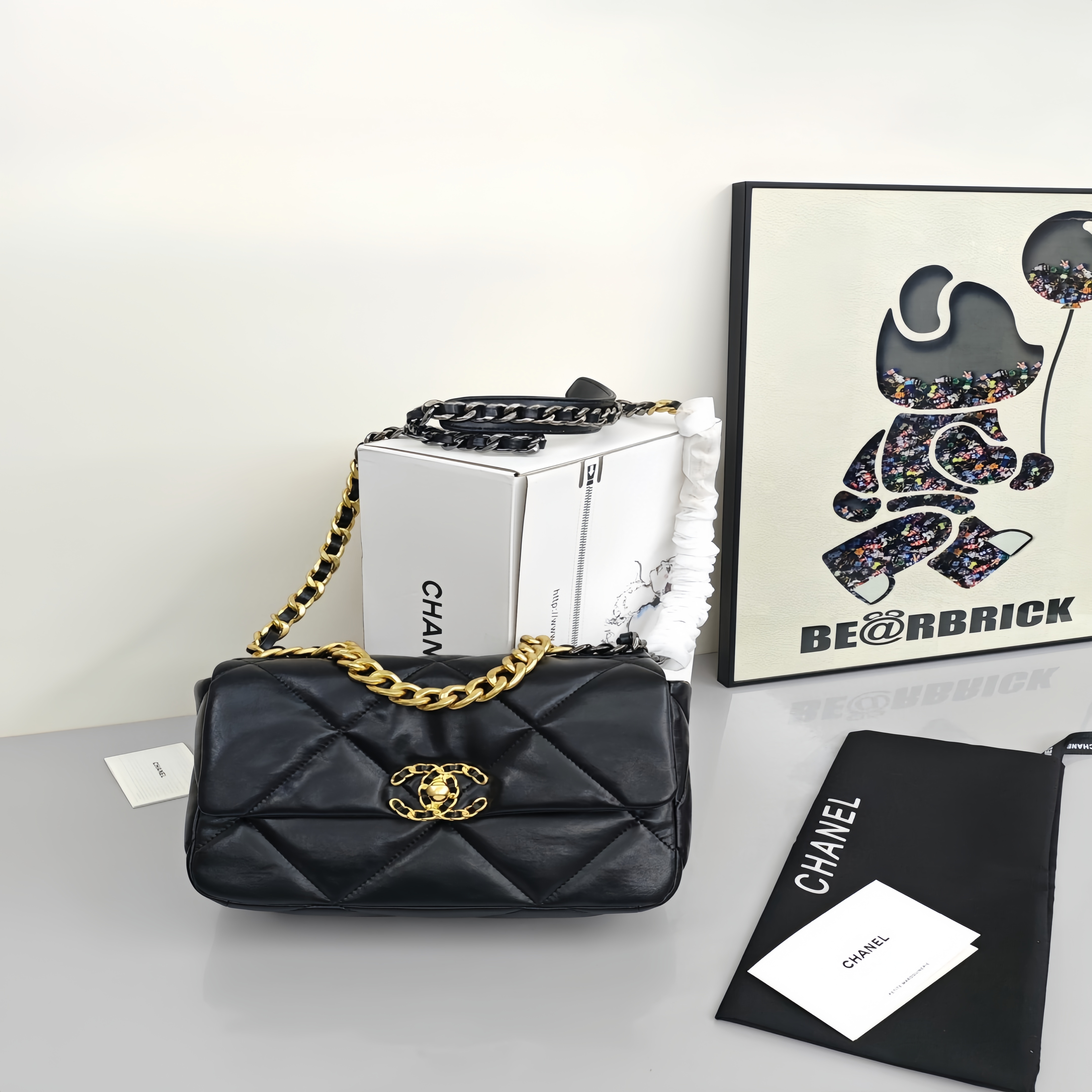 CHANEL 19Bag Medium - sized Women's Flap Bag with Quilted Pattern, Chain Handle, Made of Lambskin Leather. Can be Carried as a Handbag, Shoulder Bag or Crossbody Bag, Black