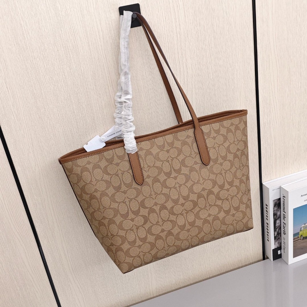 COACH City 33 Tote Bag / Shopping Handbag, Women's Style, Brown