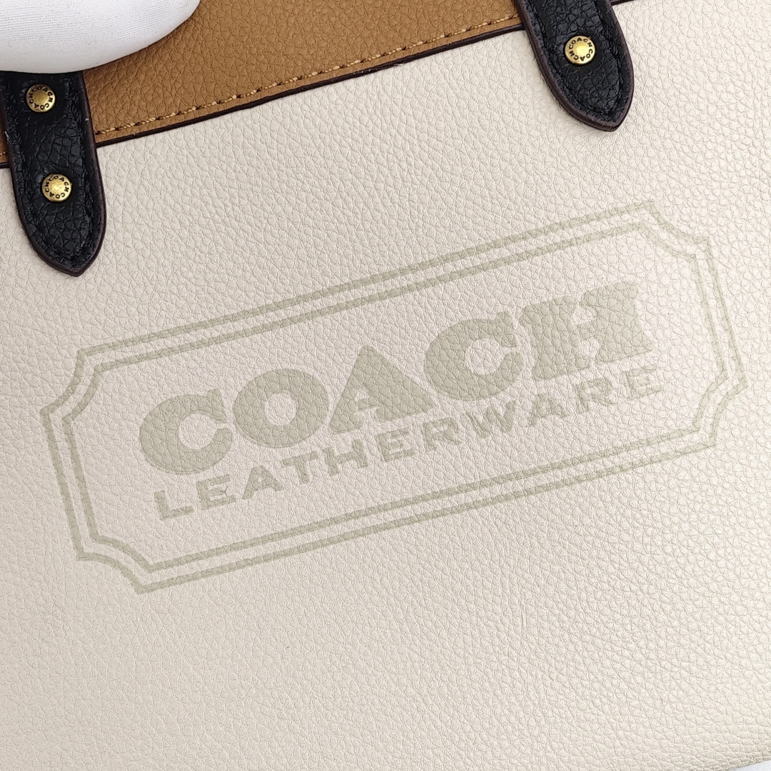 COACH Field 22 Leather Tote Bag / Shopping Bag, Small Size, Women's Style, White and Brown