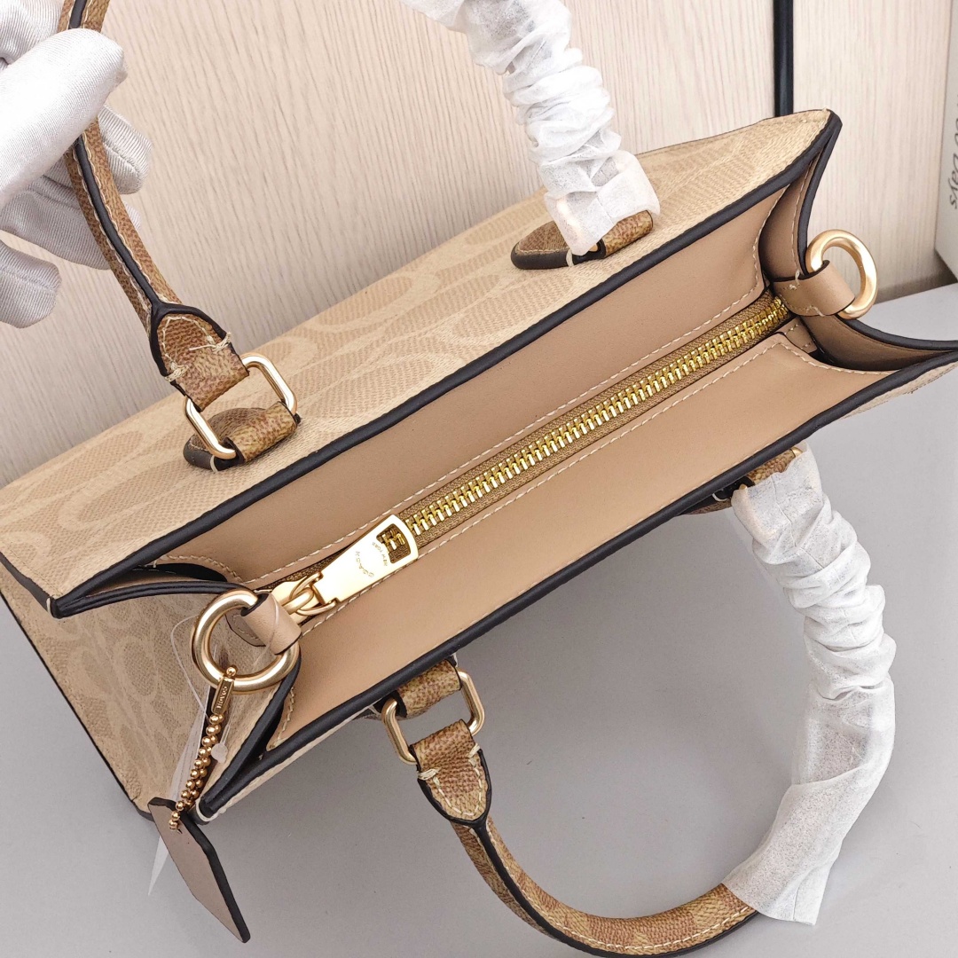 COACH Maggie Tote Bag / Shopping Bag / Shoulder - Crossbody - Handbag, Small Size, Women's Style, Taupe