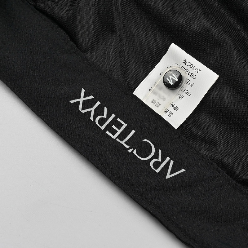 Arc'teryx System - A series outdoor casual commuting functional shorts