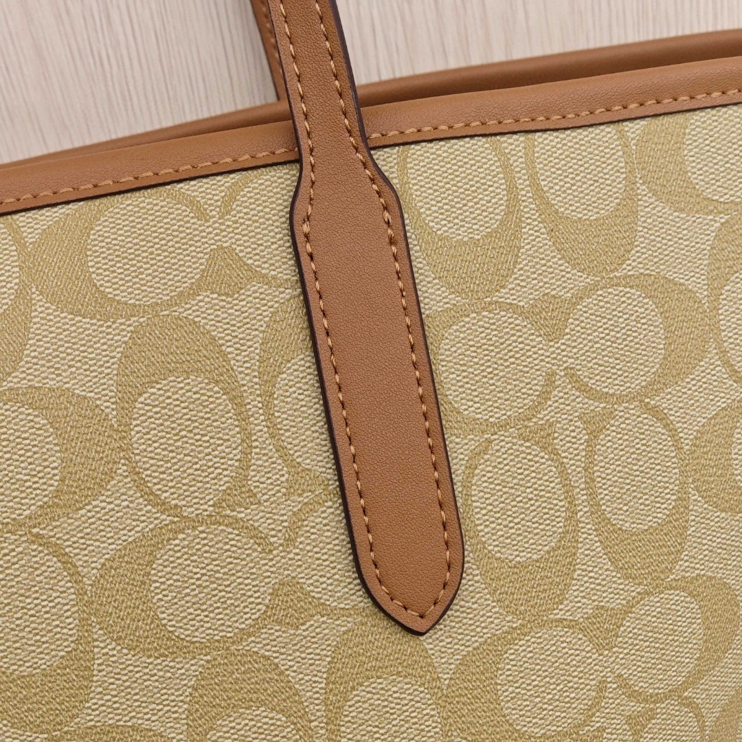 COACH City 33 Classic All - Over Monogram Print, Large - capacity Coated Canvas with Smooth Leather Trim Tote Bag, Women's Style, Milk Tea - beige