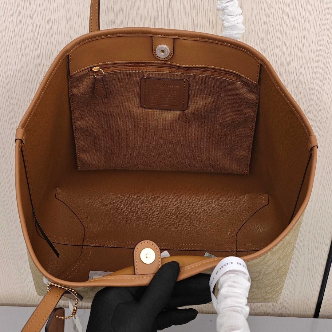 COACH City 33 Classic All - Over Monogram Print, Large - capacity Coated Canvas with Smooth Leather Trim Tote Bag, Women's Style, Milk Tea - beige