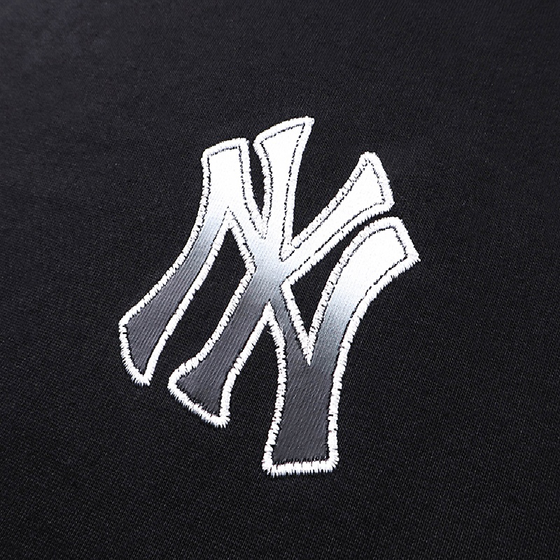 DIOR Short-sleeved Crew-neck T-shirt with Applique Emblem