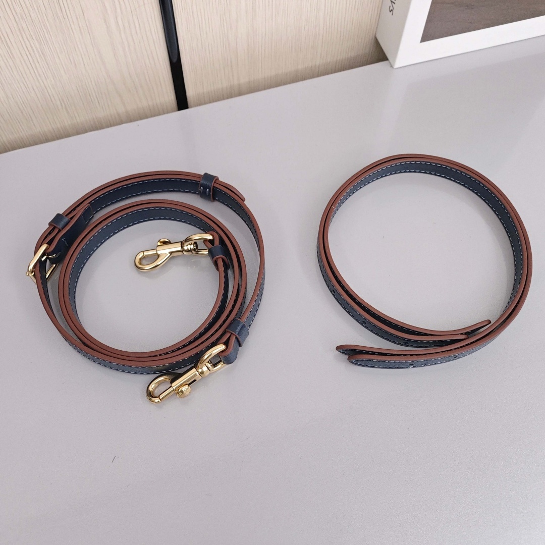 COACH Mollie 25 Classic Monogram Jacquard Chambray Bag with Zipper Closure, Handbag / Shoulder Bag / Crossbody Bag, Medium Size, Women's Style