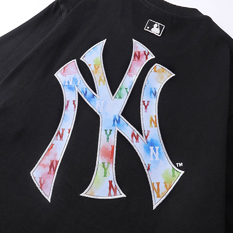 DIOR Short-sleeved Crew-neck T-shirt with Applique Emblem