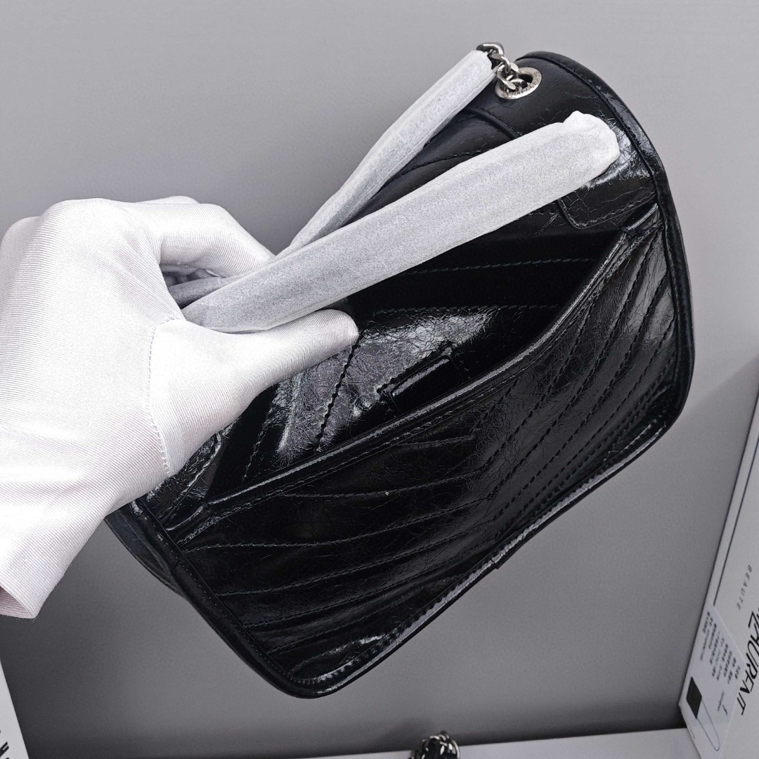 SAINT LAURENT YSL Niki, Retro Pleated with Black Chain and Black Logo, Medium - sized Cowhide Leather Bag, Women's Style, Black