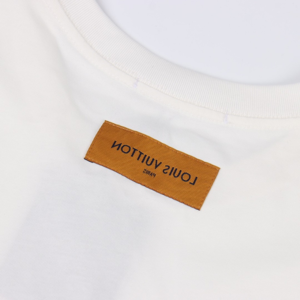 Louis Vuitton three - dimensional printed and embroidered short - sleeve top