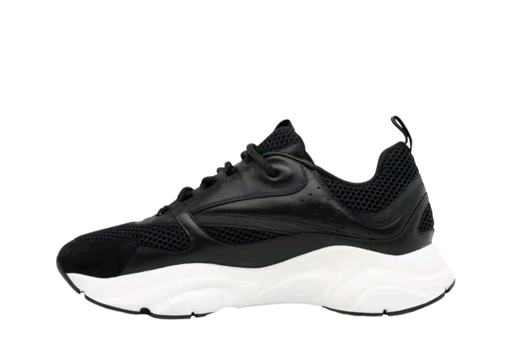 DIOR B22 comfortable and versatile running shoes, low-top casual shoes for both men and women, available for global purchase on Silver