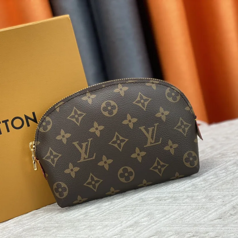 【Flash Sale】Louis Vuitton LV Cosmetics Bag Pouch Toiletry Bag Leather Handbag
