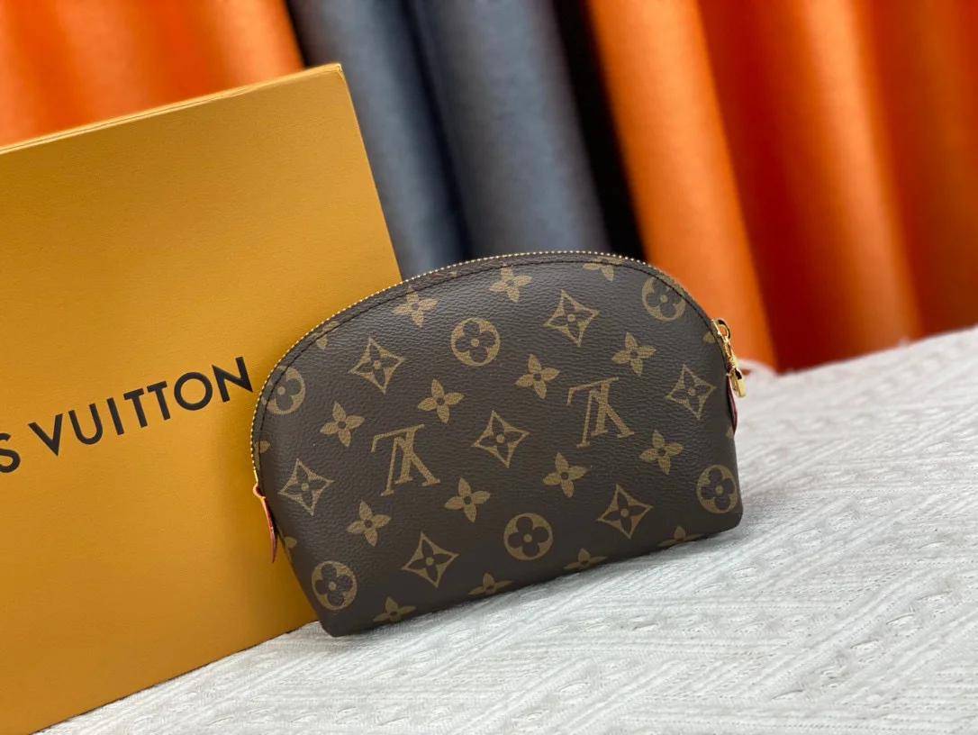 【Flash Sale】Louis Vuitton LV Cosmetics Bag Pouch Toiletry Bag Leather Handbag