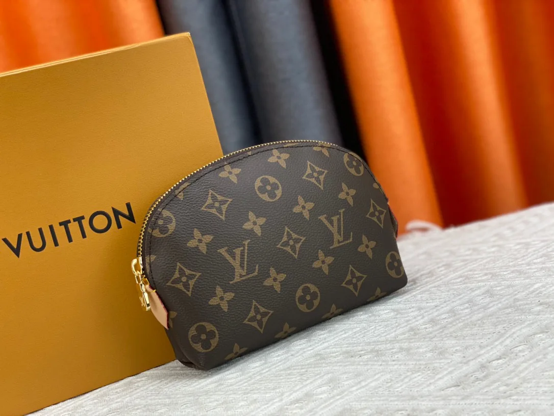 【Flash Sale】Louis Vuitton LV Cosmetics Bag Pouch Toiletry Bag Leather Handbag