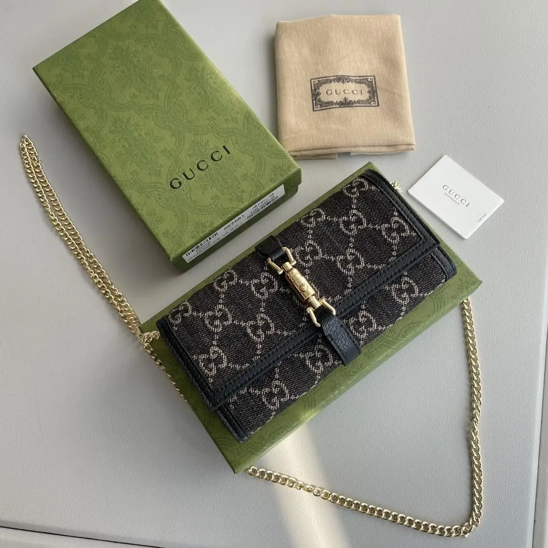 Gucci Jackie 1961 Chain Wallet