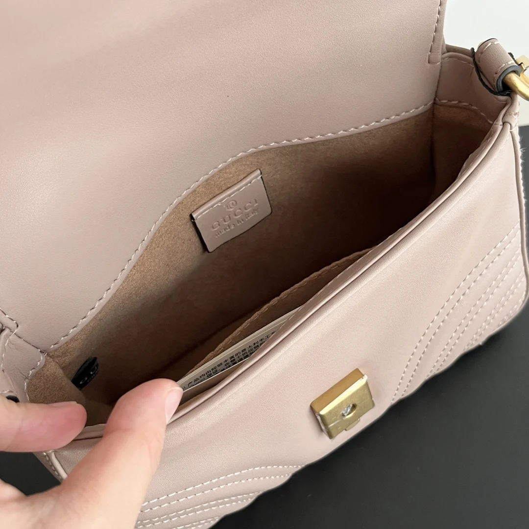 Gucci Marmont mini messenger bag, style: 547260 1