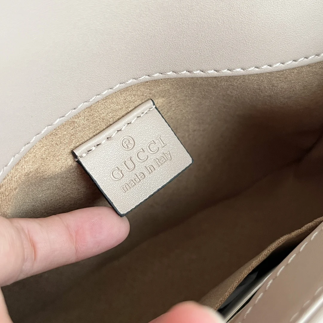 Gucci Marmont mini messenger bag, style: 547260 1