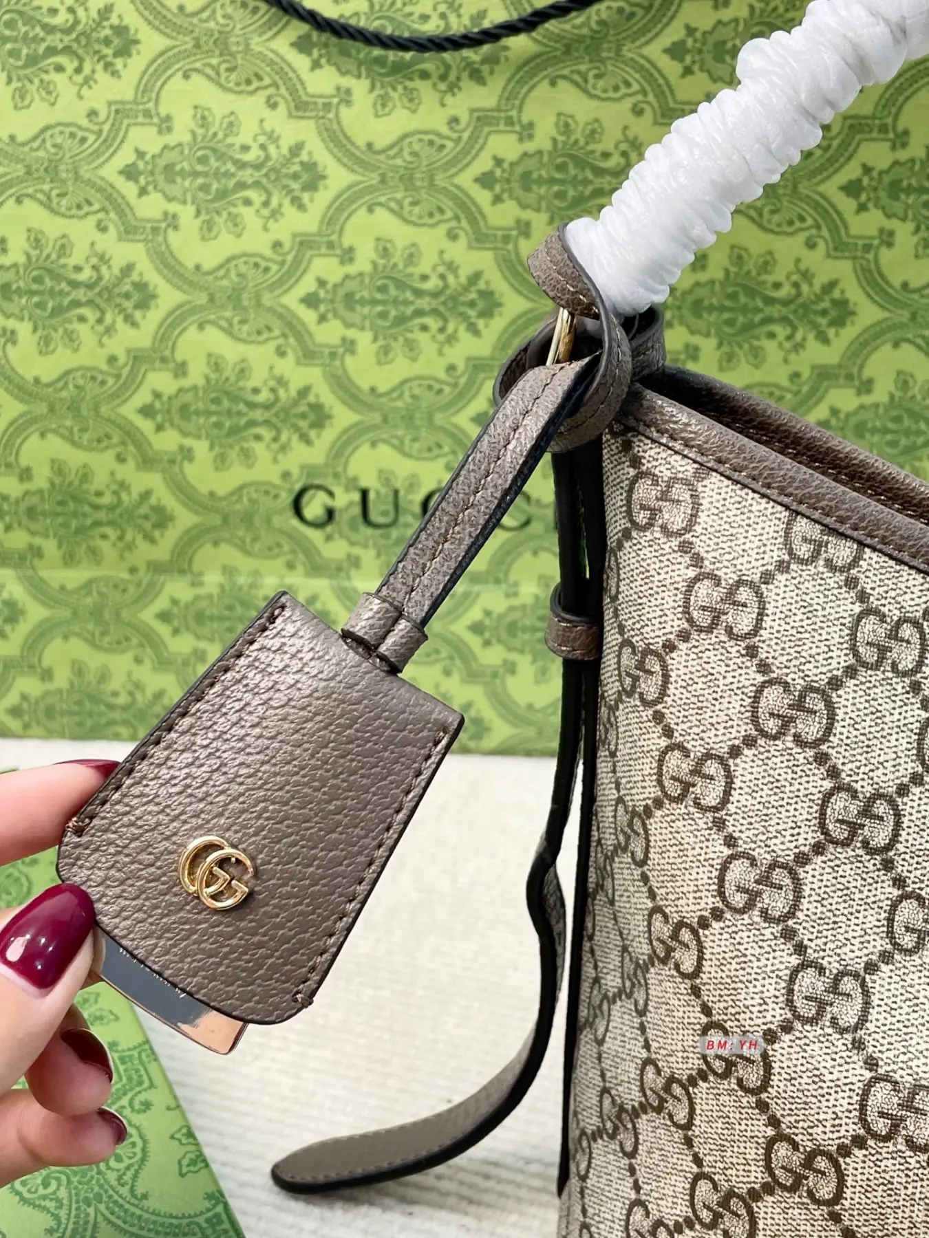 GUCCI Ophidia Bucket Crossbody Bag