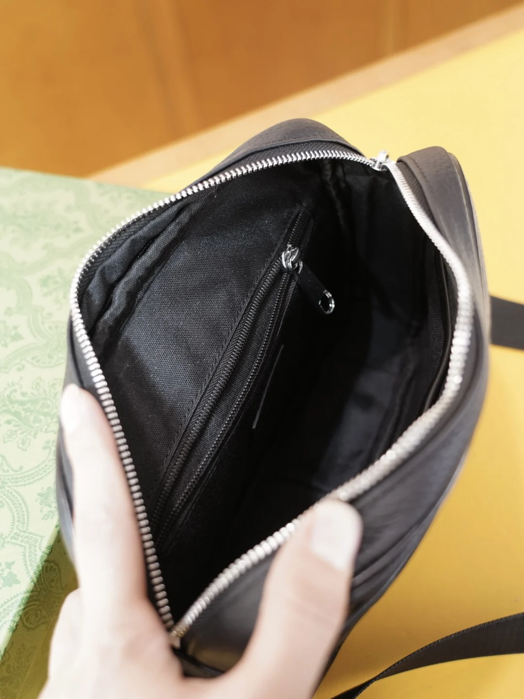 GUCCI Crossbody Shoulder Bag