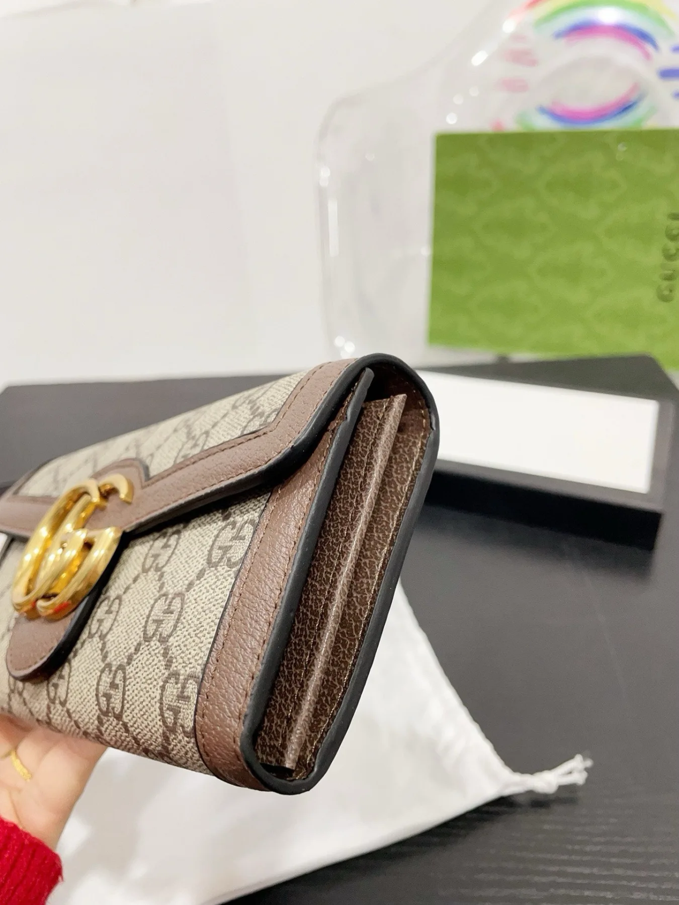 Gucci Wallet Style: 210