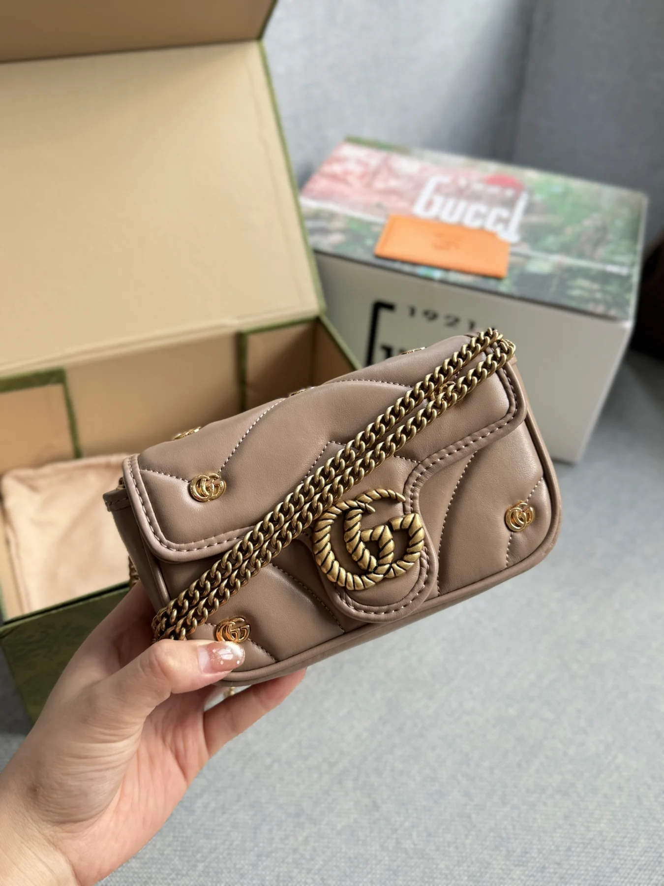 GUCCI Marmont Crossbody Shoulder Bag