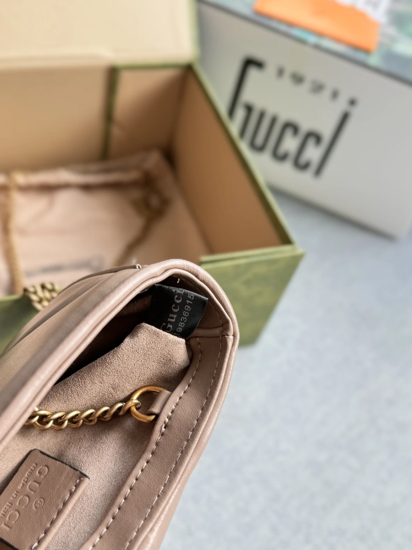 GUCCI Marmont Crossbody Shoulder Bag