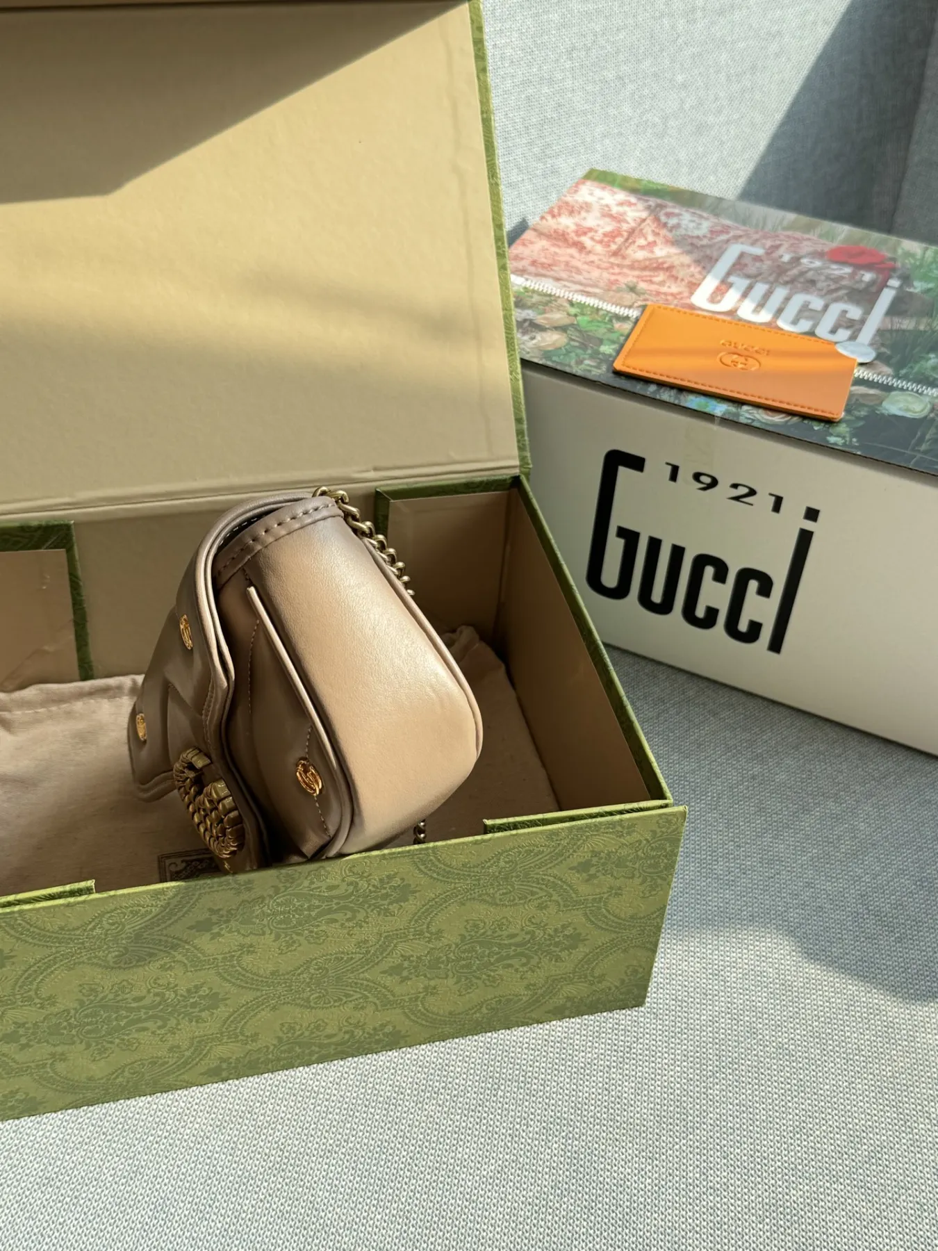 GUCCI Marmont Crossbody Shoulder Bag