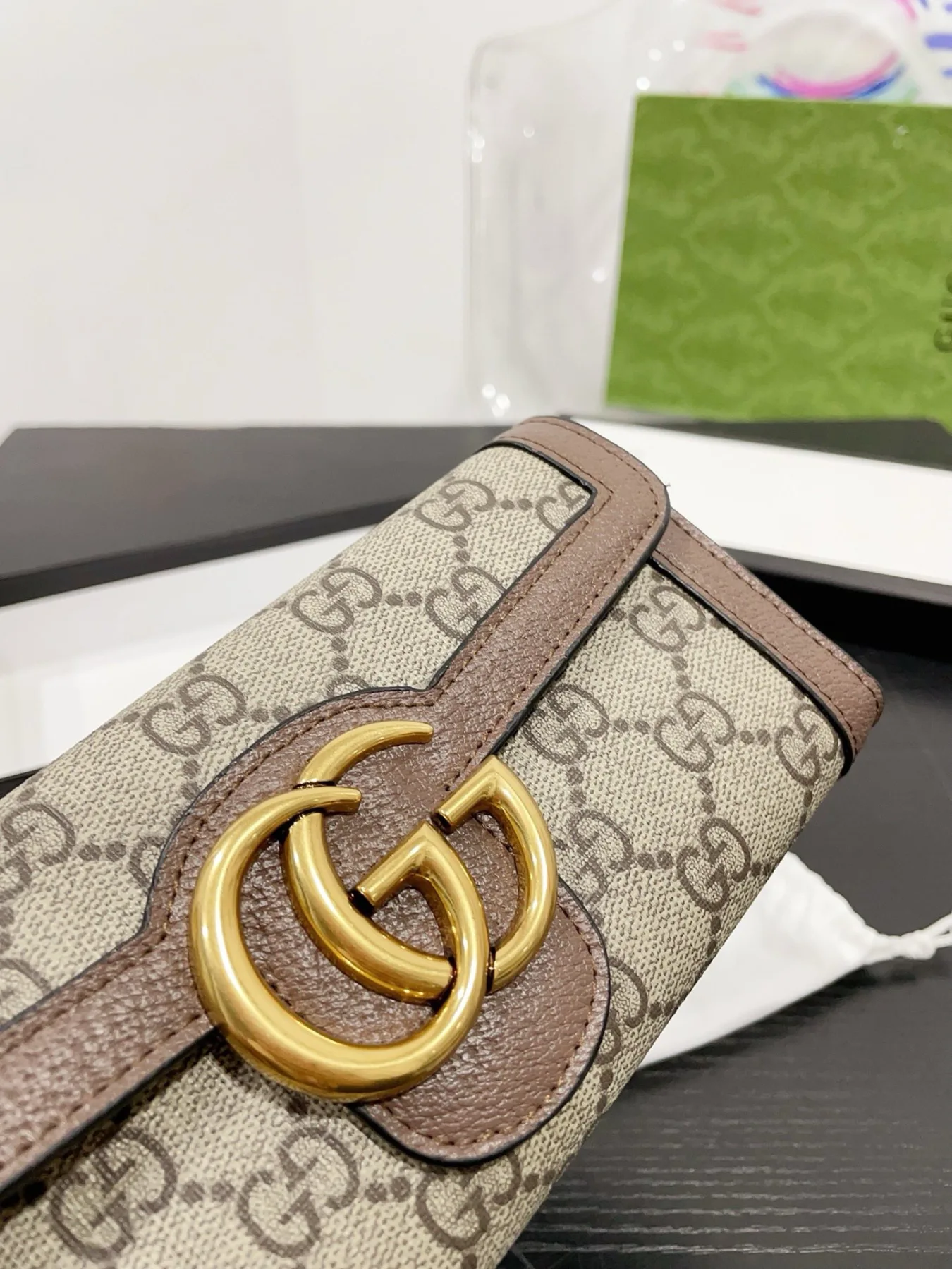Gucci Wallet Style: 210