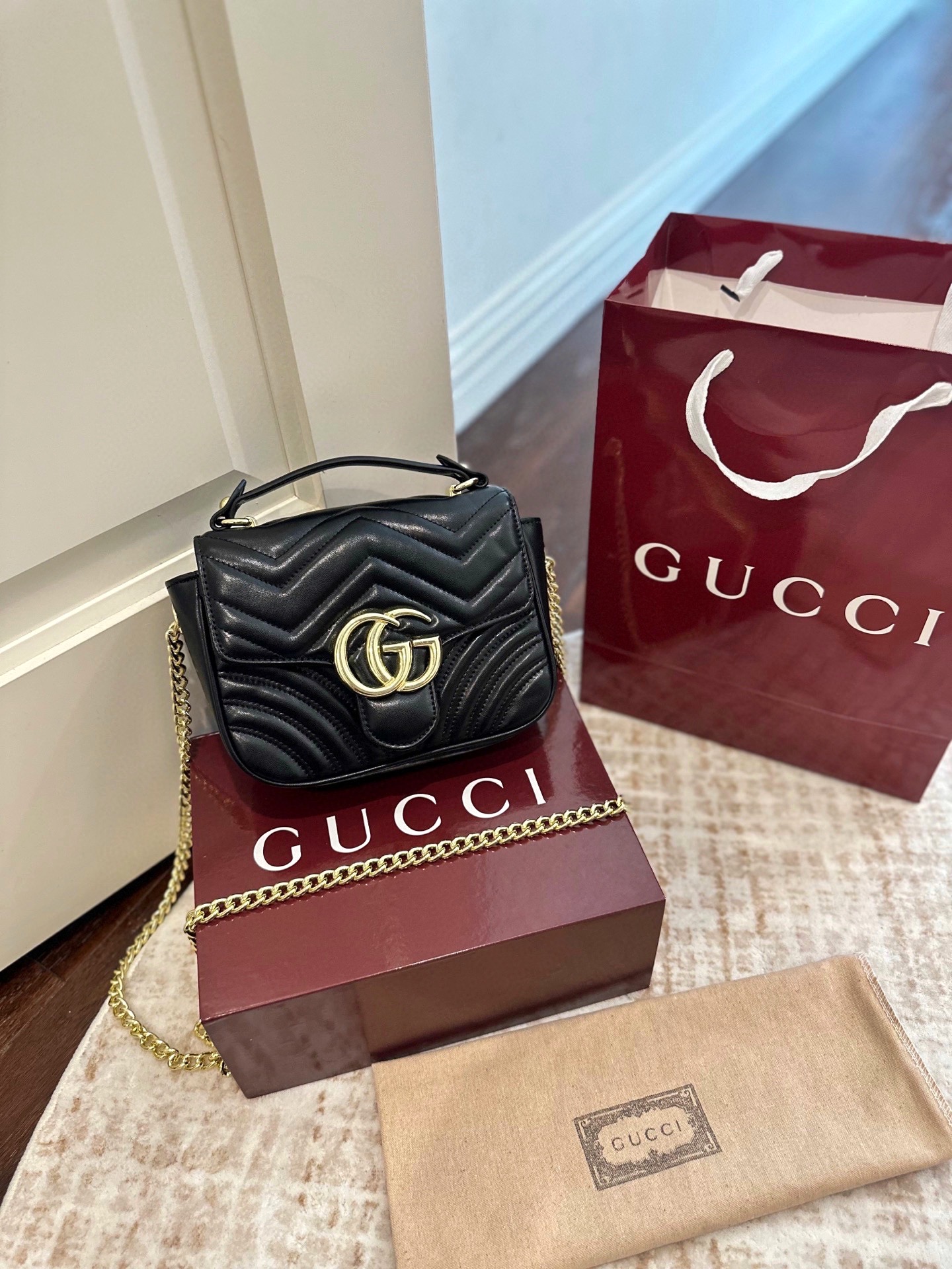 Gucci Marmont Messenger Bag