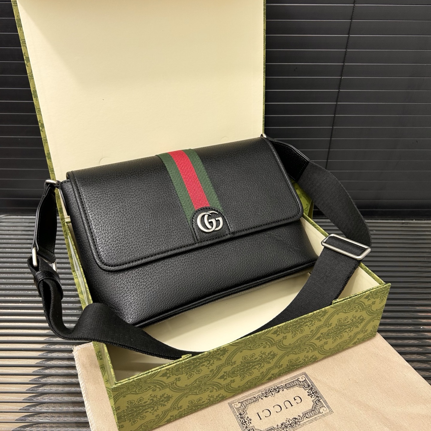 Gucci Ophidia Messenger Bag