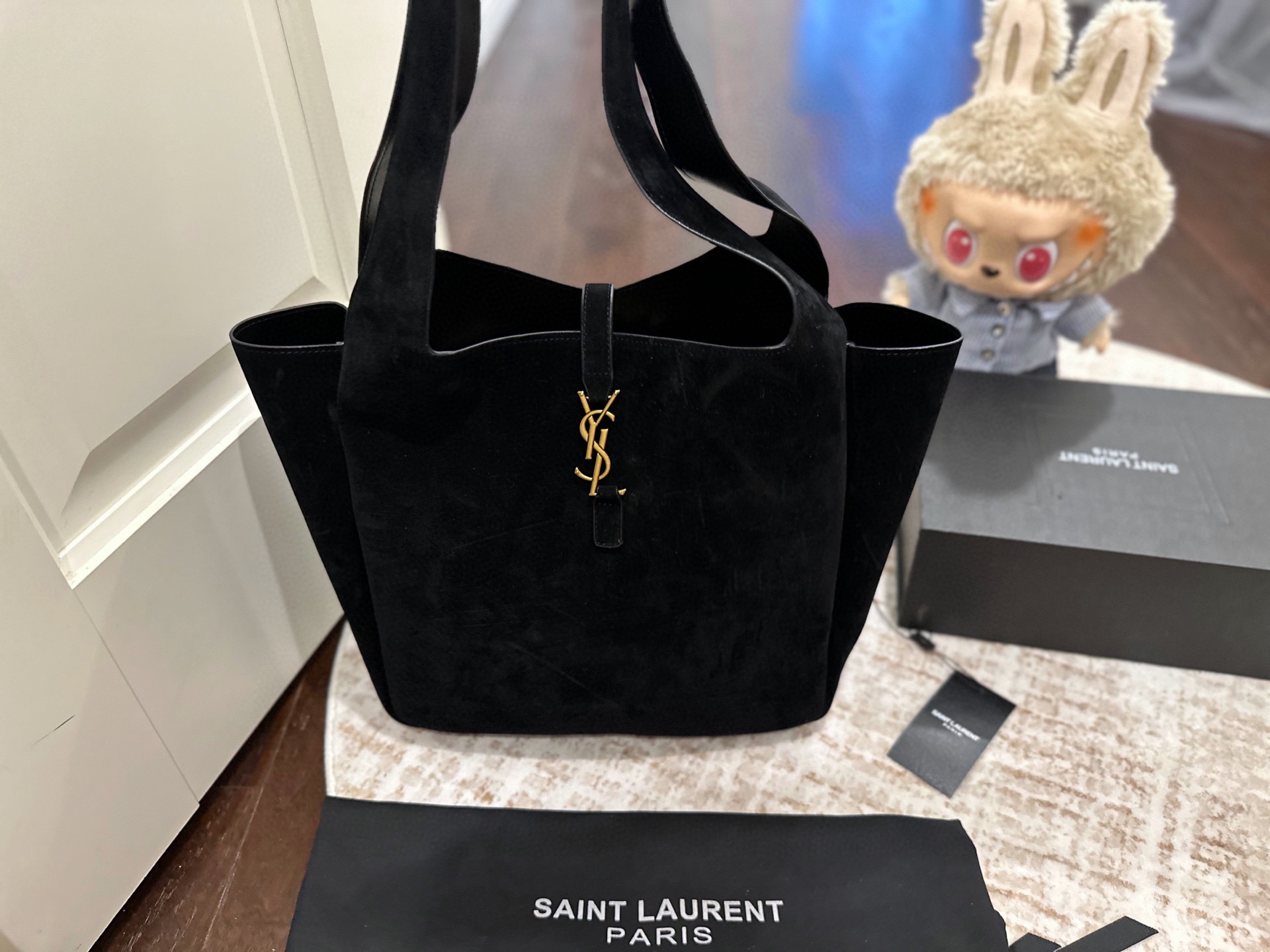 ​​YSL Suede Shopper Tote 31cm Spacious Travel Essential
