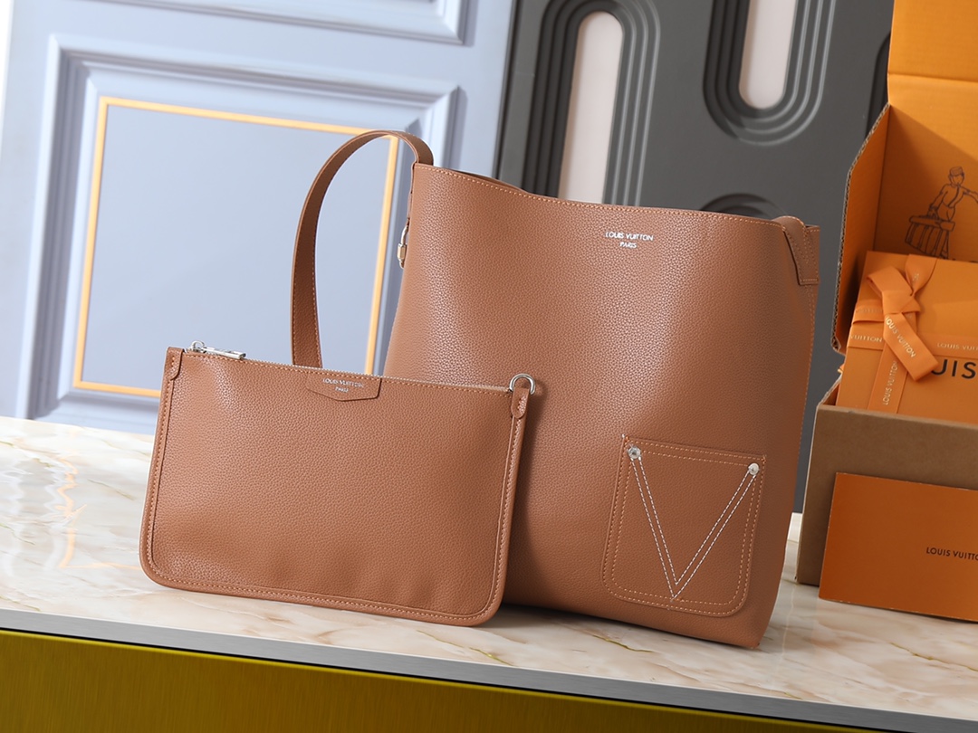 LV M27022 M26745 M26747 Verso Hobo - Reversible Leather & V-Stitch