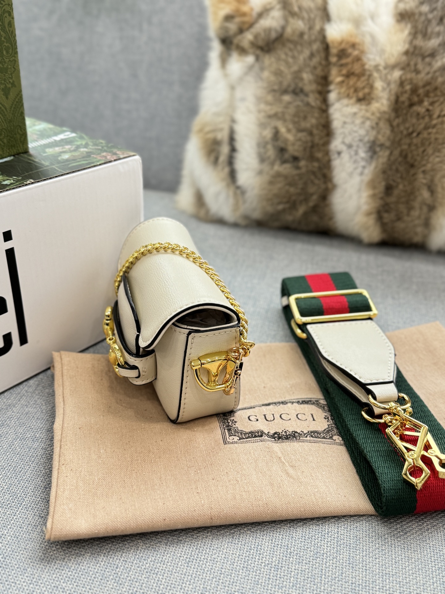 GUCCI Horsebit 1955 Messenger Saddle Bag