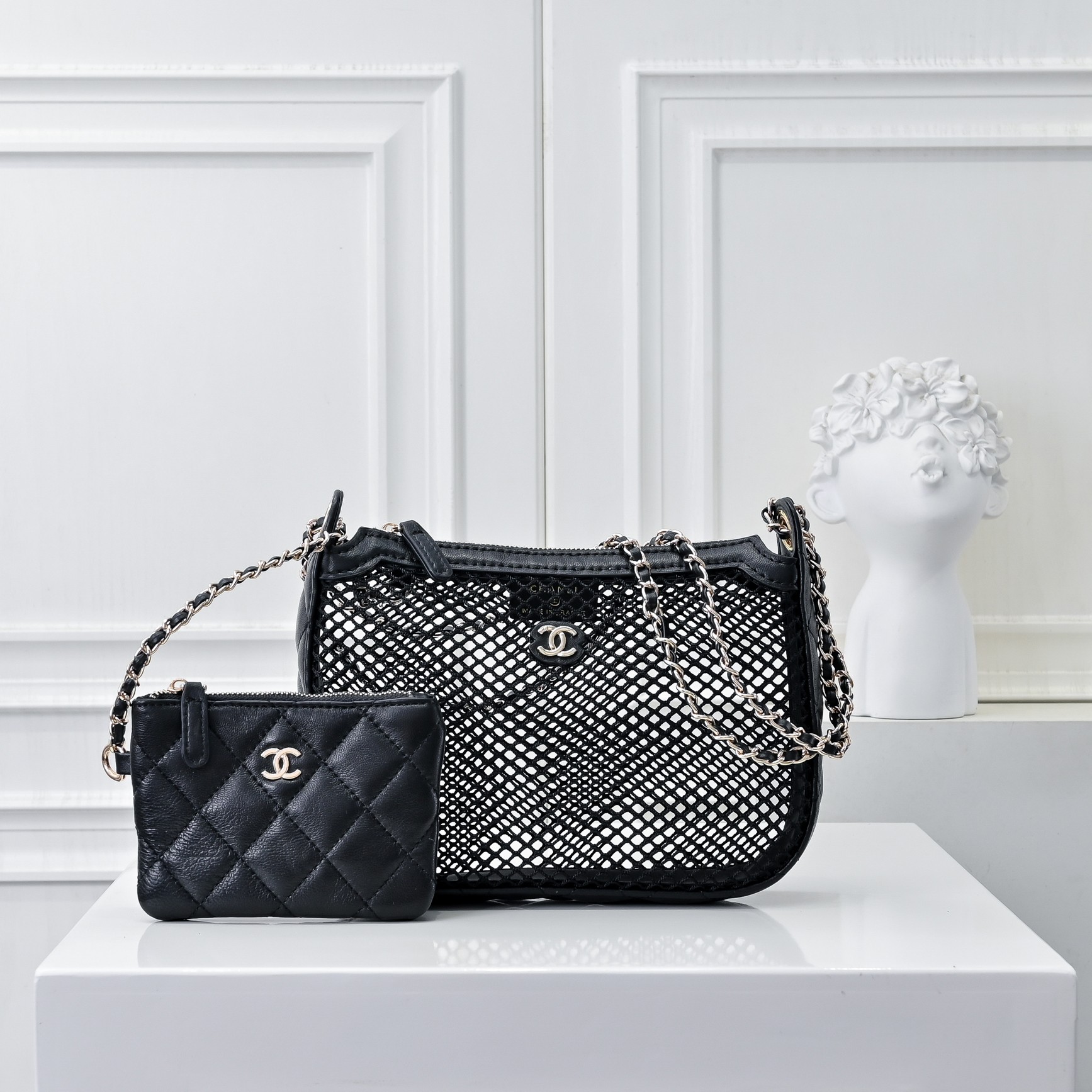 CHANEL 25S 1231 Mesh Net Shoulder Bag
