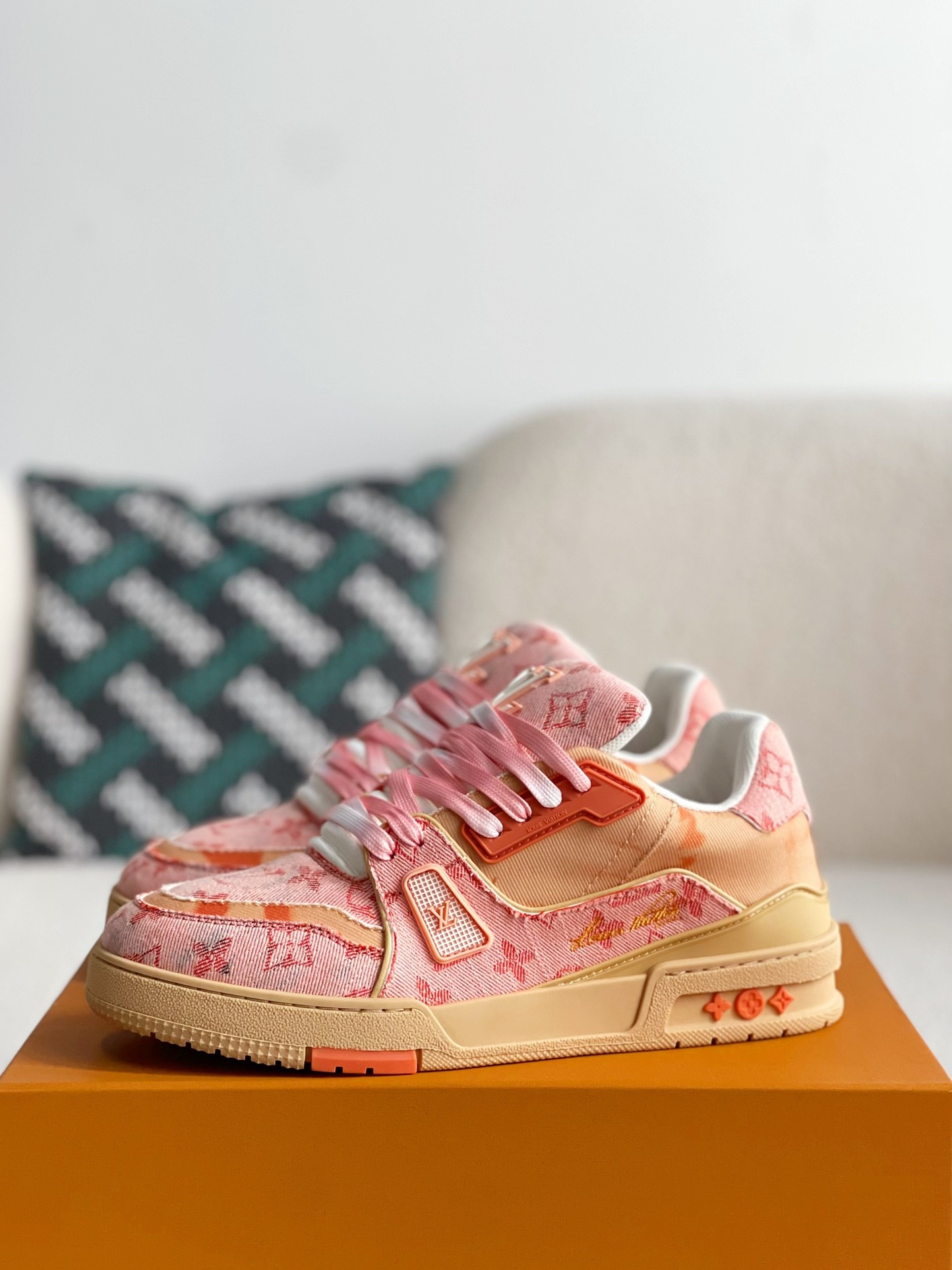 LOUIS VUITTON TRAINER SNEAKERS