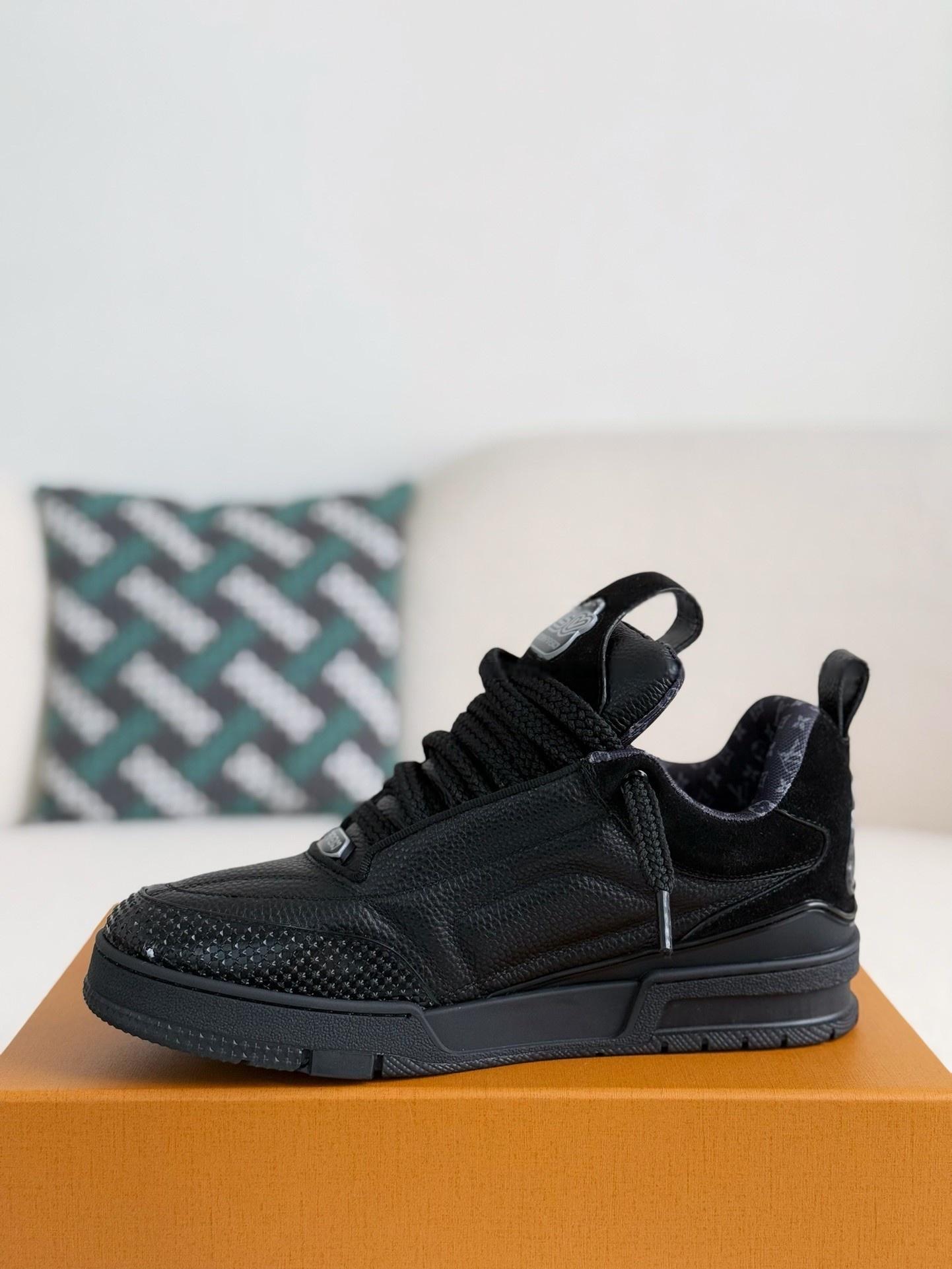 LOUIS VUITTON SKATE LOW-TOP SNEAKERS