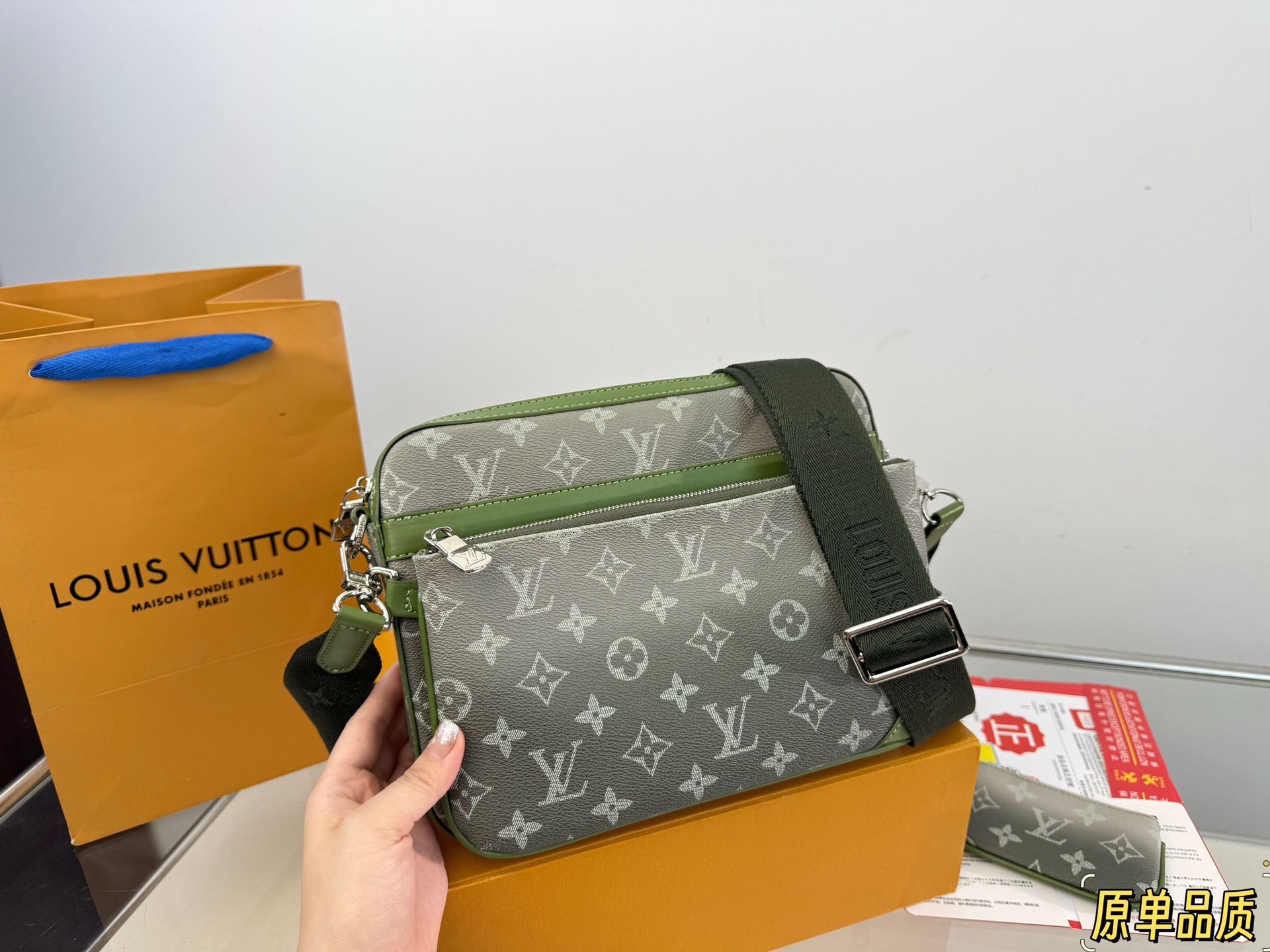 LV Men's 3-in-1 Bag | Multiple Wearing Styles