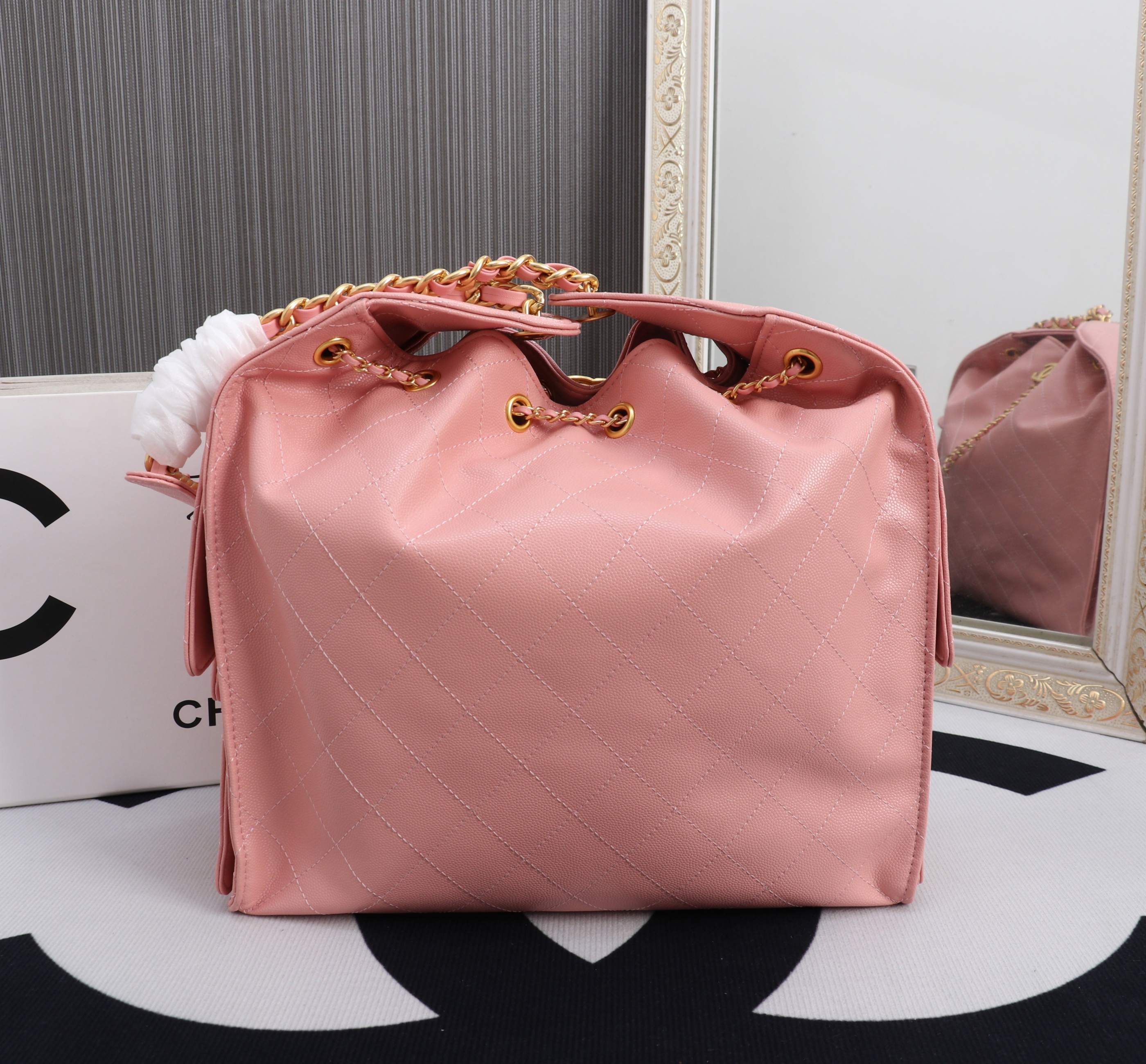 Chanel Hobo Underarm Bag in Ball-Grained Leather.M8895