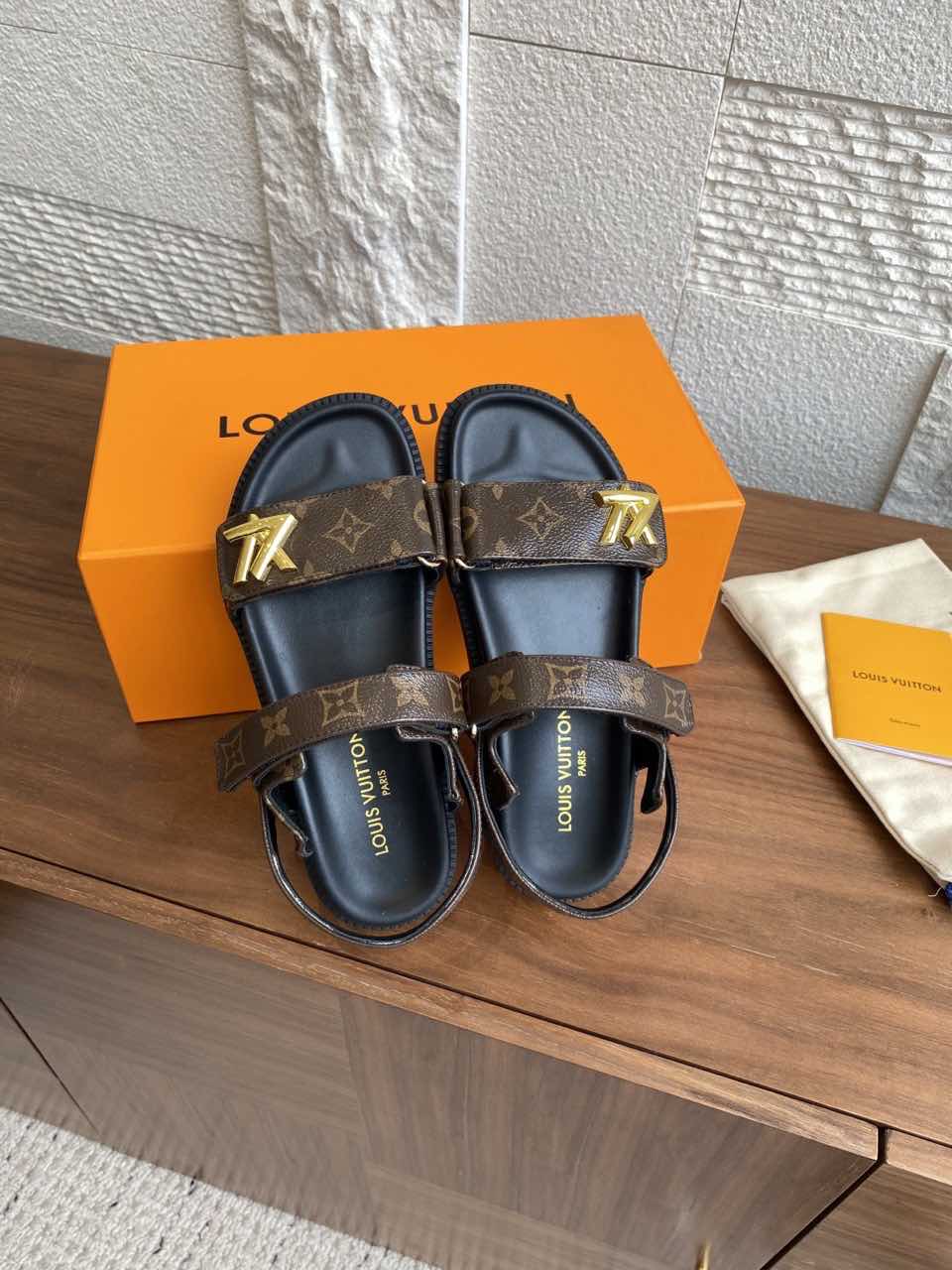 Louis Vuitton Bom Dia Comfort  Sandals 10A Mirrored Version