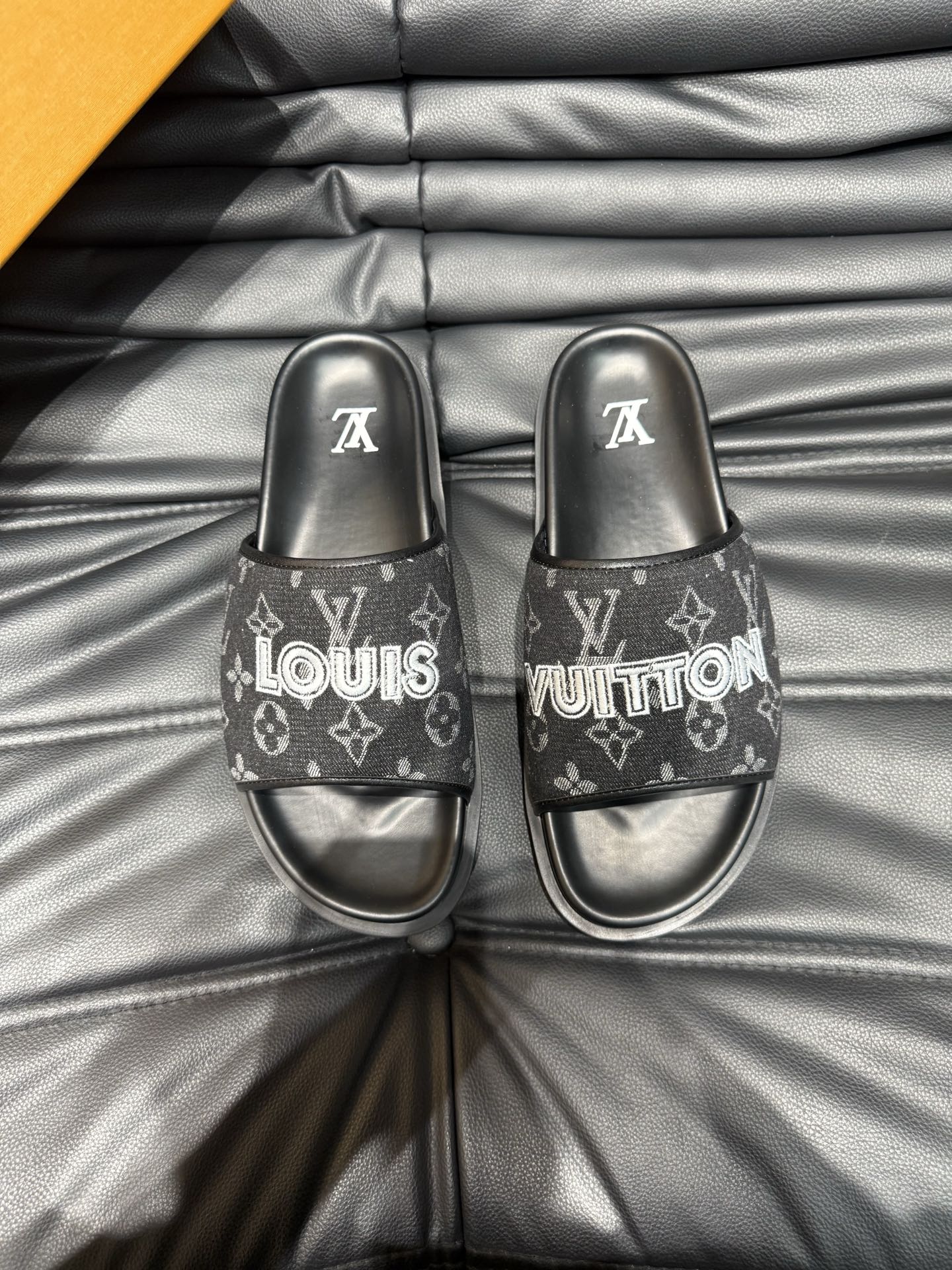 Louis Vuitton LV Slipper Sandals Shoes