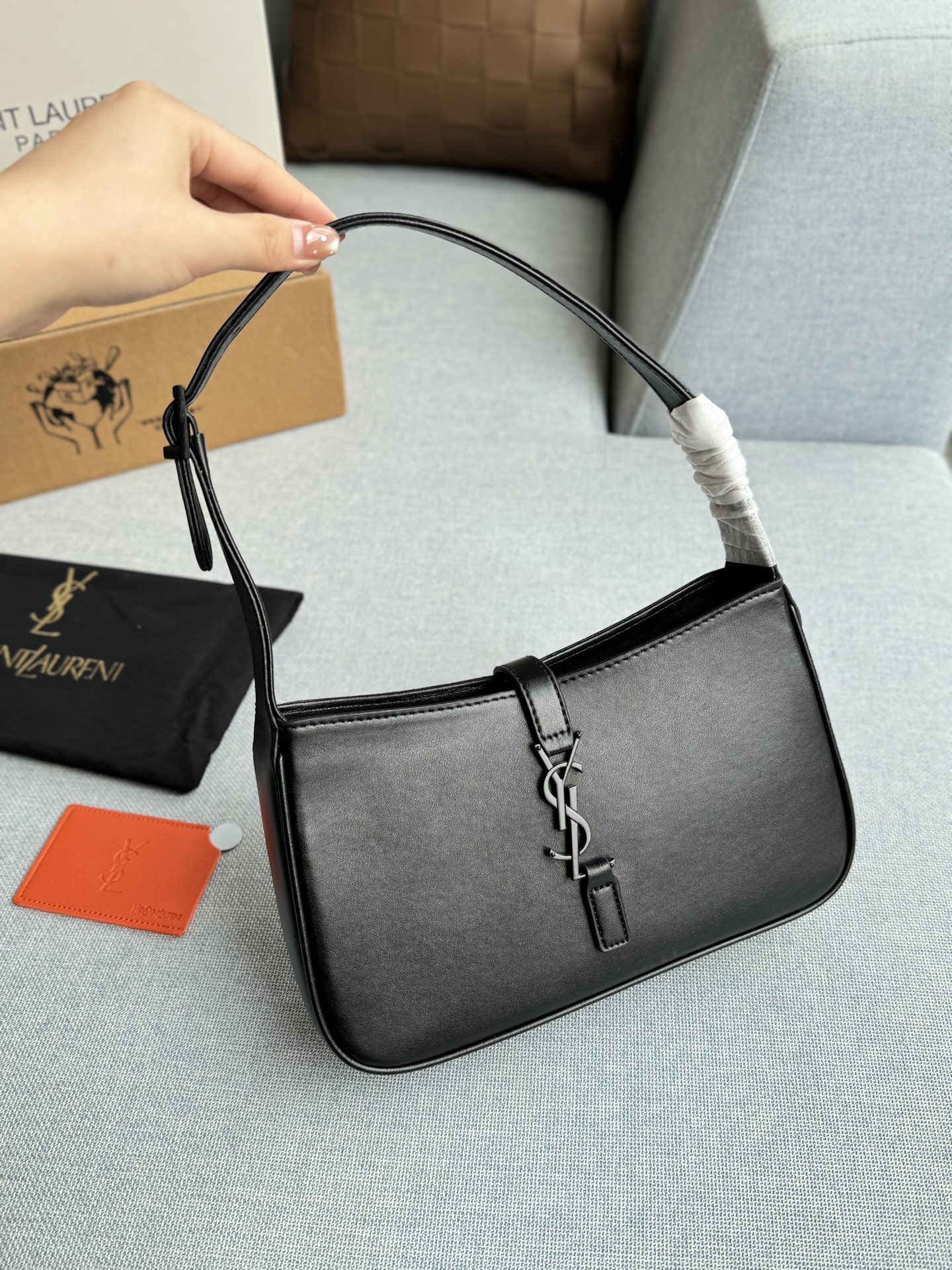 YSL LE5A7 Shoulder Bag