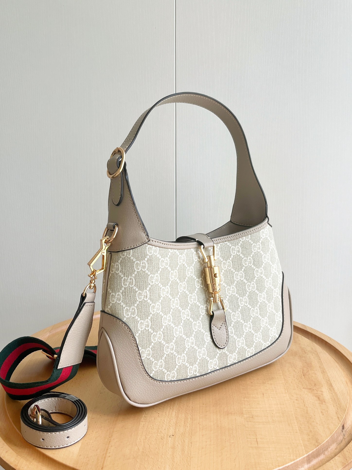 Gucci UN3AG Model: 678843