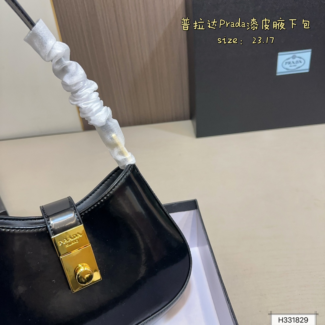 PRADA Re-Edition 2024 Patent Shoulder Bag